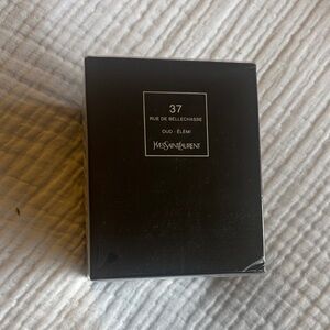 Yves Saint Laurent 37 Rue De Bellechasse Oud-Élémí Black Box
